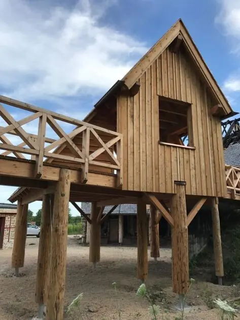 Installation de la charpente d&rsquo;un four à pain à Ungersheim (68)